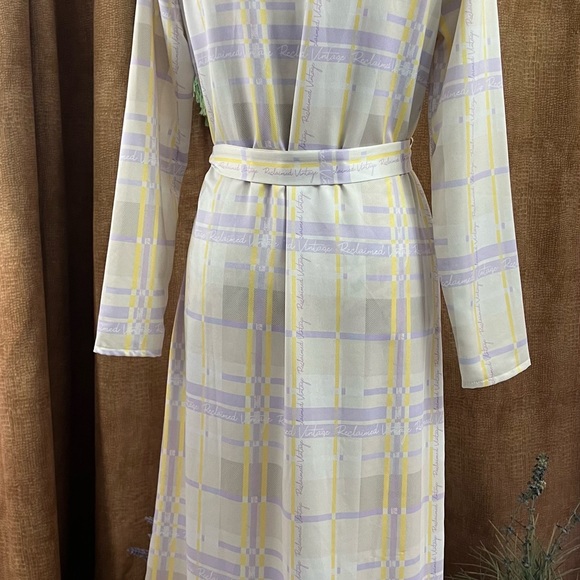 Reclaimed Vintage midi shirt dress in logo check print - Picture 6 of 8
